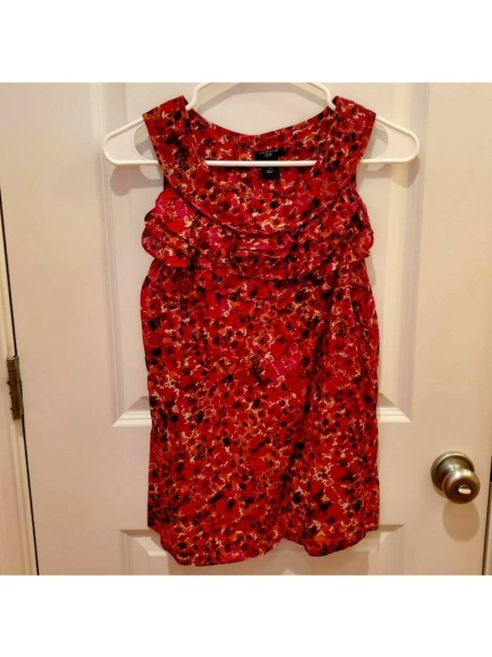 Ann Taylor Petite 14P Sleeveless Ruffled Floral Blouse Red Orange Pink Top